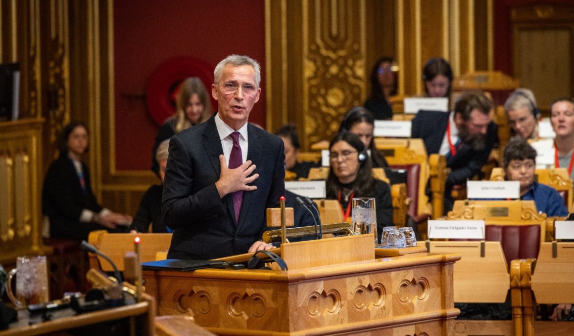 Stoltenberg: Kyiv justified in striking military targets outside Ukraine