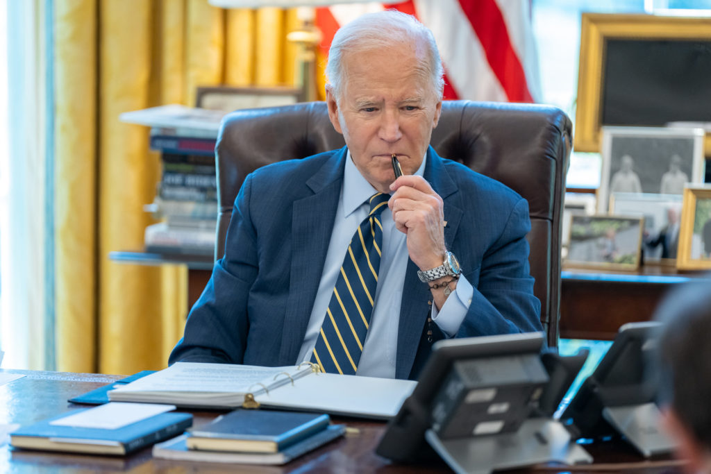 Biden backs $ 61B Ukraine aid bill and funding for key US allies