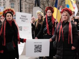 Protest Ukraine activists make Russia pay reparations