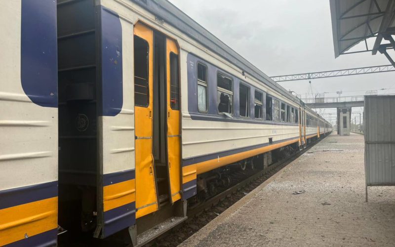 Russian Missile Strikes Target Ukrainian Railways, Killing 3 and Injuring Dozens