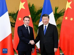 President Xi Jinping Meets with French President Emmanuel