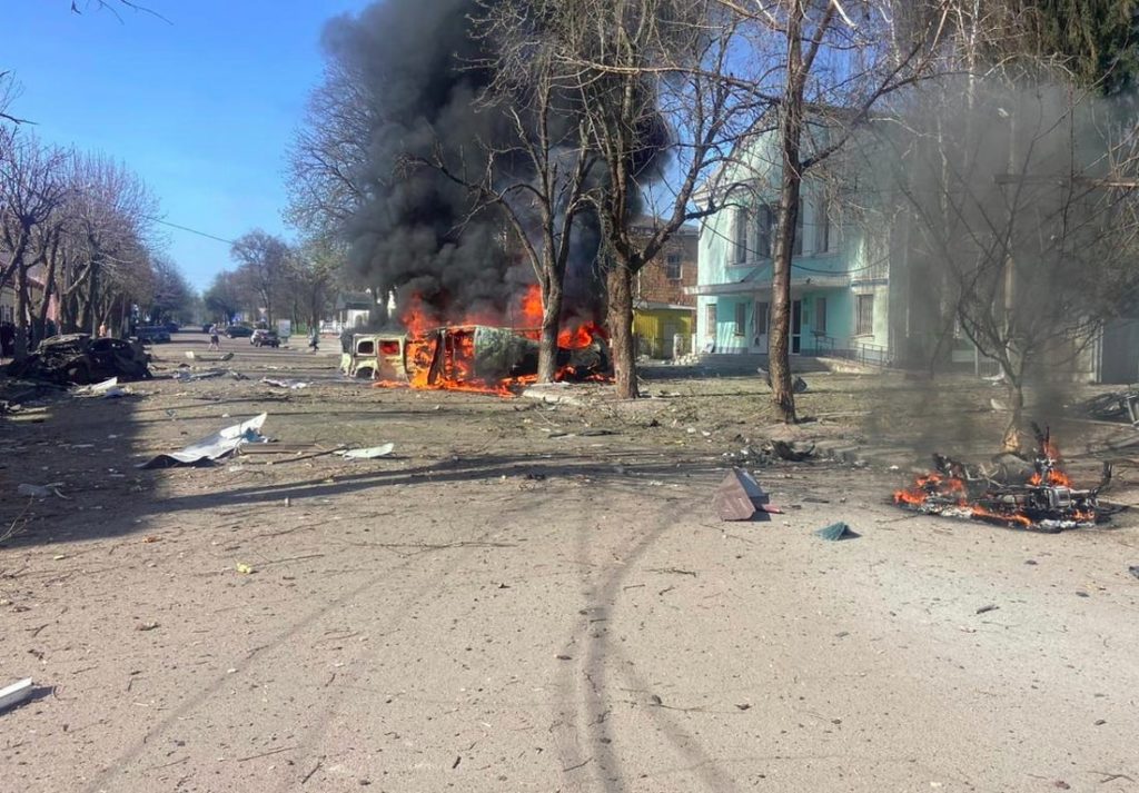 Russian airstrikes on Sumy and Zaporizhzhia regions leave civilians dead and injured