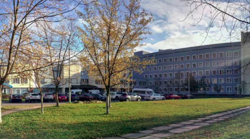 Kyiv urgently evacuates two hospitals due to a threat of a possible attack