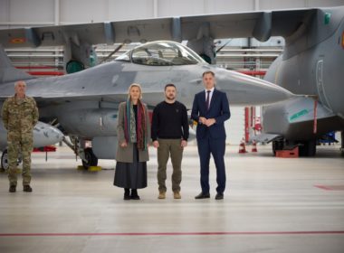 zelenskyy tours melsbroek base meets ukrainian f-16 pilot trainees belgian defense minister ludivine dedonder president volodymyr prime alexander de croo visiting air where personnel has been undergoing training 28 my