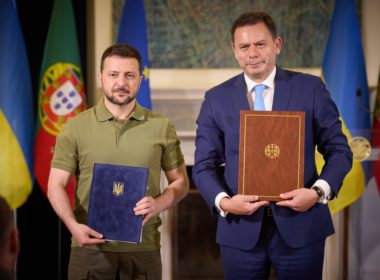 lisbon pledges €126 mn defense assistance security pact kyiv president ukraine volodymyr zelenskyy (l) prime minister portugal luís montenegro (r) after signing bilateral agreement cooperation 28 may 2024 presidentgovua