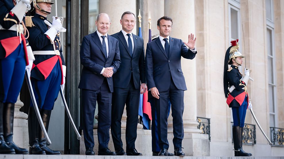 Macron Tusk Scholz in Paris Weimar triangle