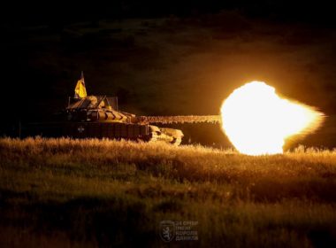 Ukrainian tank fires T72