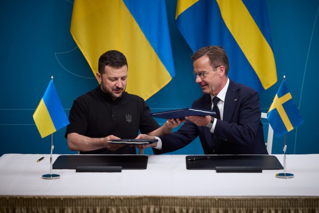 Sweden to increase defense spending to 2.4% of GDP, in particular to help Ukraine