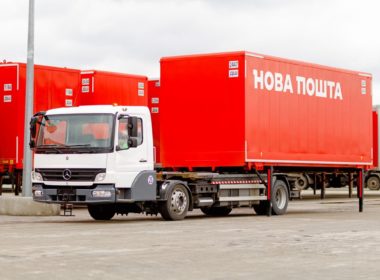 Nova Poshta trucks. Volodymyr Poperechnyuk/FB