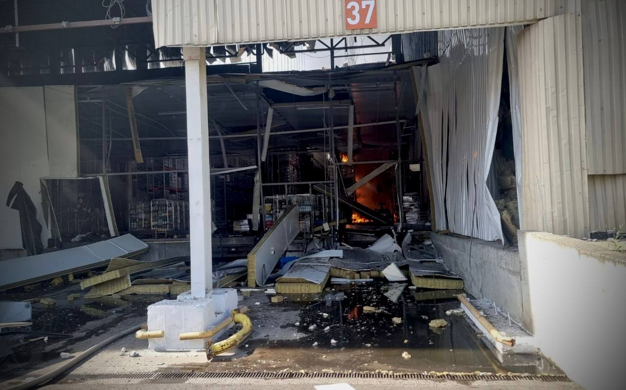 four injured russian missile hits retail warehouse odesa aftermath strike chain 24 june 2024 regional prosecutor's office 5d7b1b12-26c8-4426-ad49-f815793e1ad4