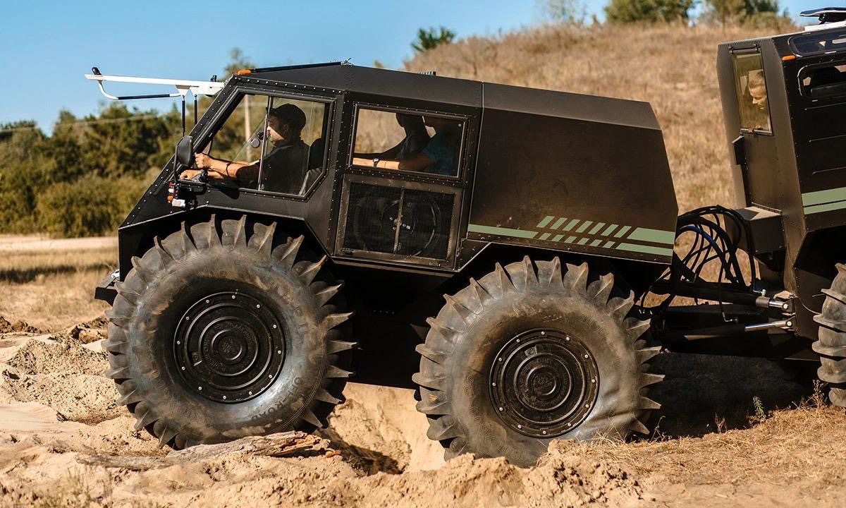 ukrainian utv-designed sherp ark 3400 amphibious off-road vehicle ukraine's defense ministry