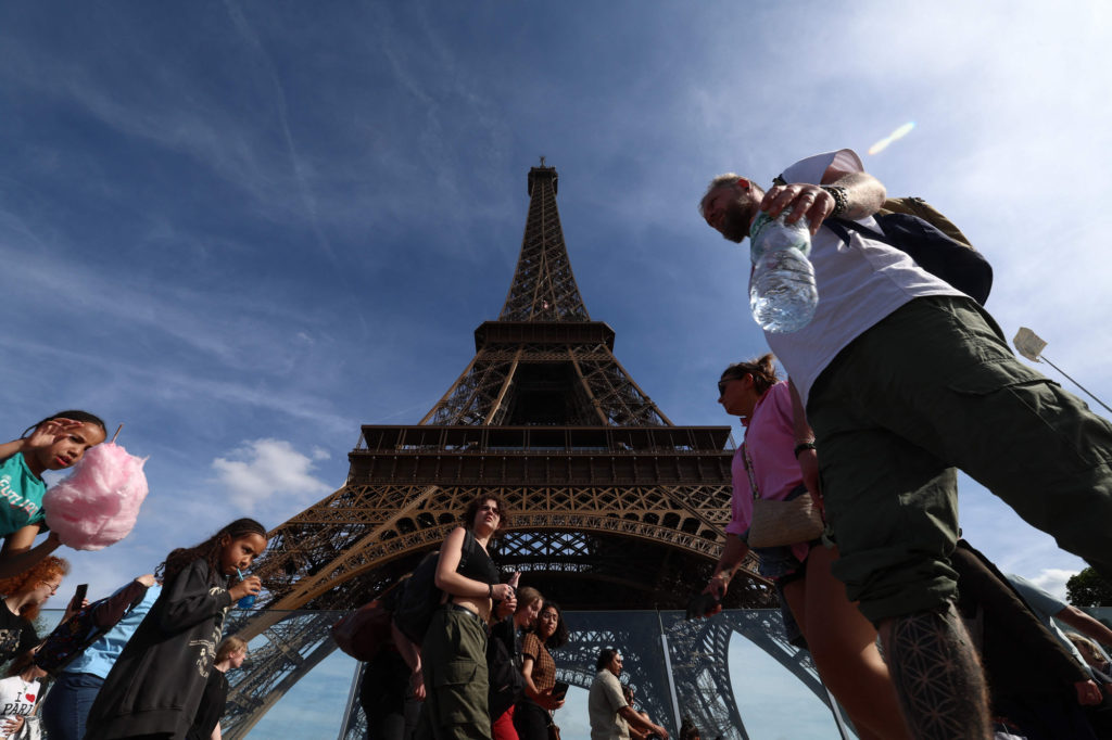 Five coffins discovered at Eiffel Tower marked “French soldiers from Ukraine”