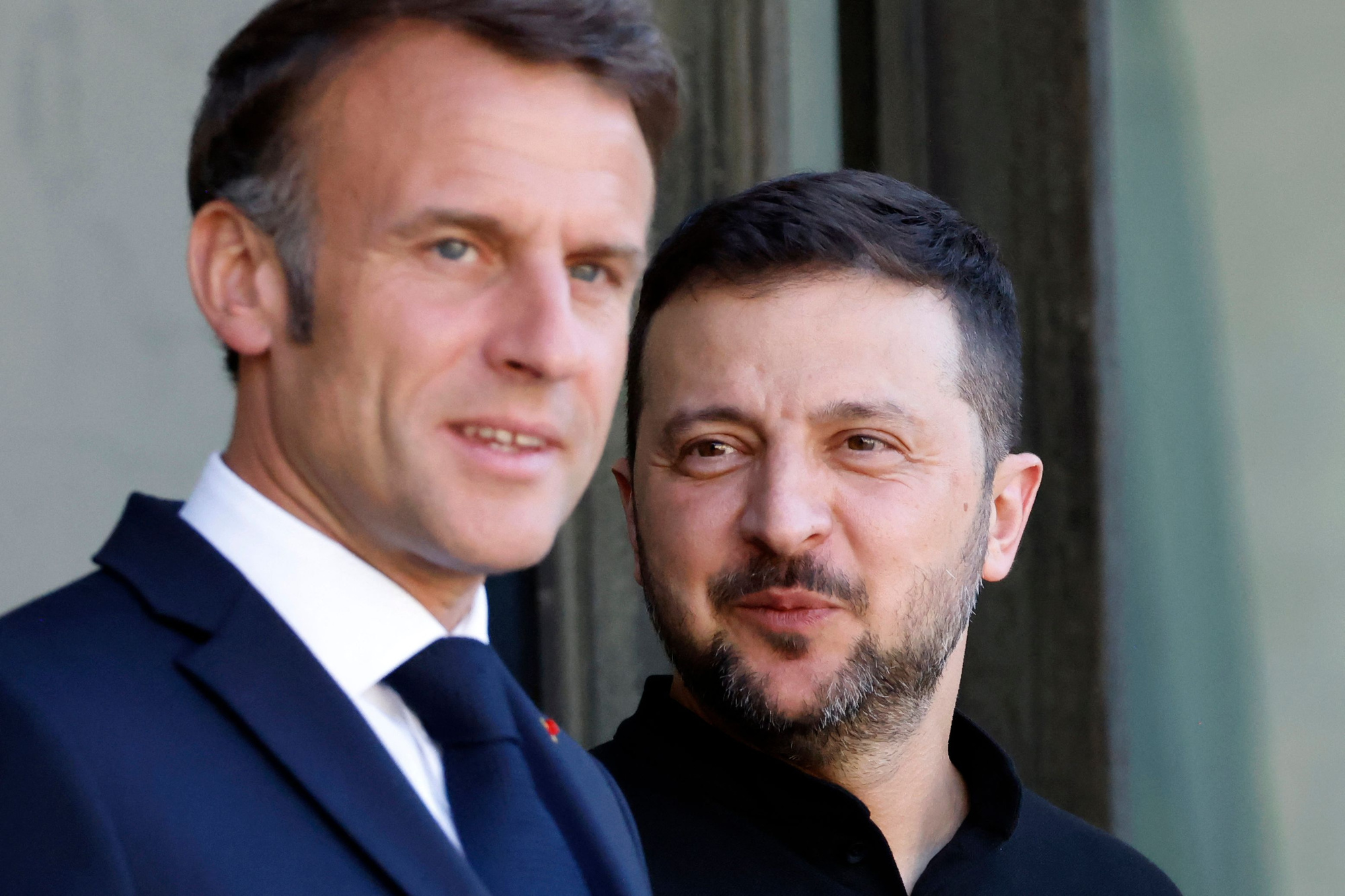 President of France Emmanuel Macron and President of Ukraine Volodymyr Zelenskyy. Photo via Eastnews.ua.