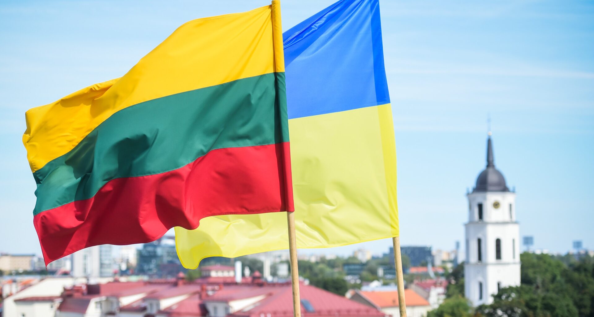 The image shows the Lithuanian and Ukrainian flags. Credit: GitanasNauseda/X