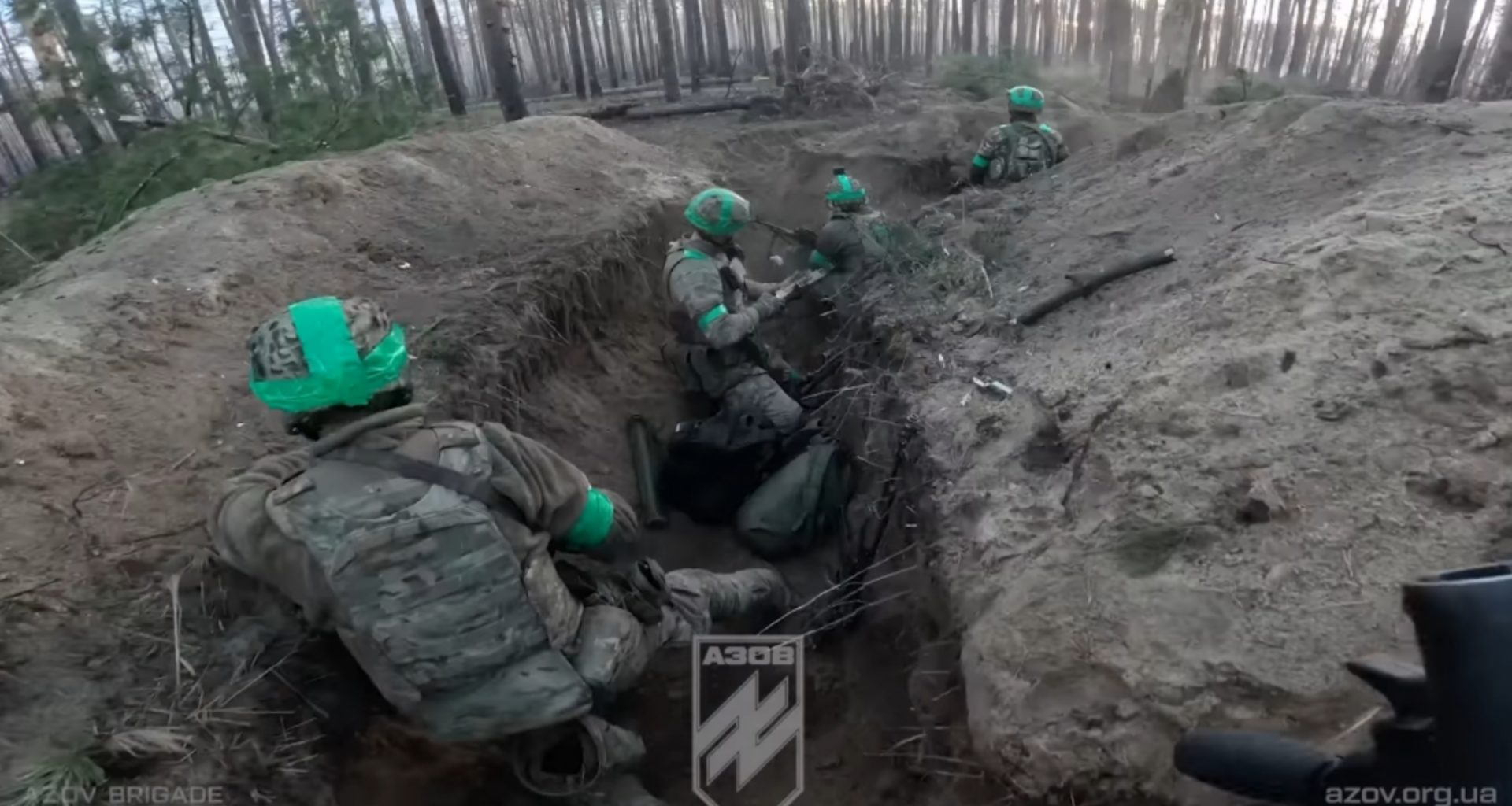 Azov soldiers in the Serebryansky Forest. Photo: screenshot from a video of the Azov Brigade.