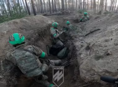 Azov soldiers in the Serebryansky Forest. Photo: screenshot from a video of the Azov Brigade.