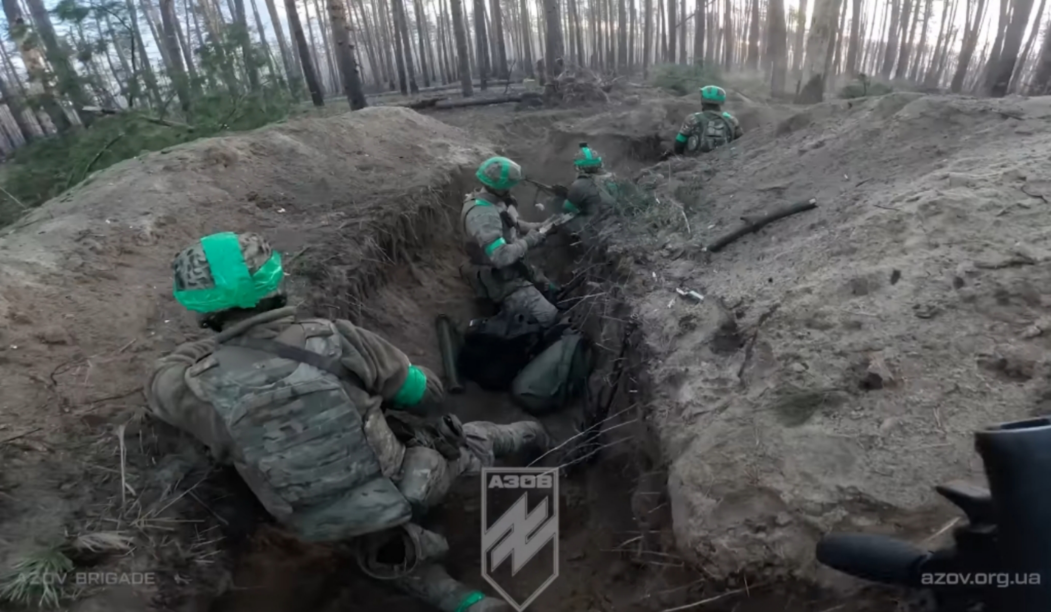 Azov soldiers in the Serebryansky Forest. Photo: screenshot from a video of the Azov Brigade.