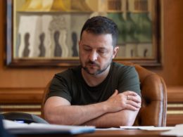 Zelenskyy: Slow US aid delivery hinders Ukraine's defense against Russia