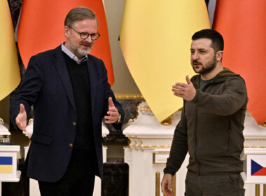 The Prime Minister of the Czech Republic Petr Fiala (L) and President of Ukraine Volodymyr Zelenskyy (R). Photo via Eastnews.ua.