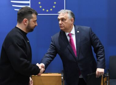 President of Ukraine Volodymyr Zelenskyy (L) and Prime Minister of Hungary Viktor Orbán.