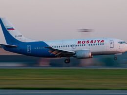 russian-Boeing_737-