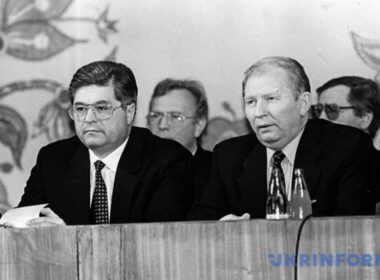 us seeks confiscate $ 200 million from ex-ukrainian pm lazarenko ukraine ukraine's then-pm pavlo (left) president leonid kuchma mid-1990s 1519891076-8372