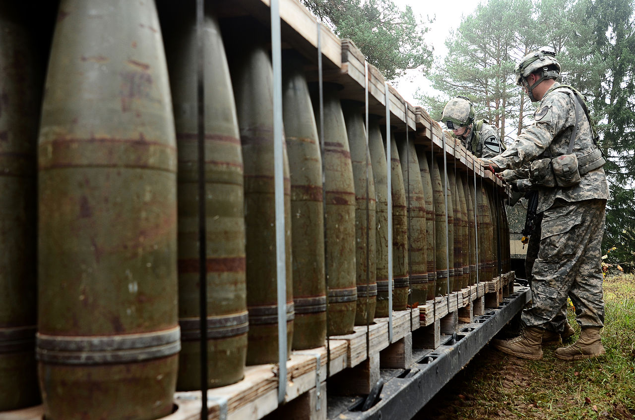 155 mm artillery rounds, illustrative image. Photo via Wikimedia.