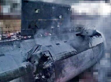 Damage to the Rostov-Na-Donu improved Kilo-class submarine (Project 636.3) after an attack on the temporarily occupied Sevastopol, 18 September 2023. Photo via Defense Express.