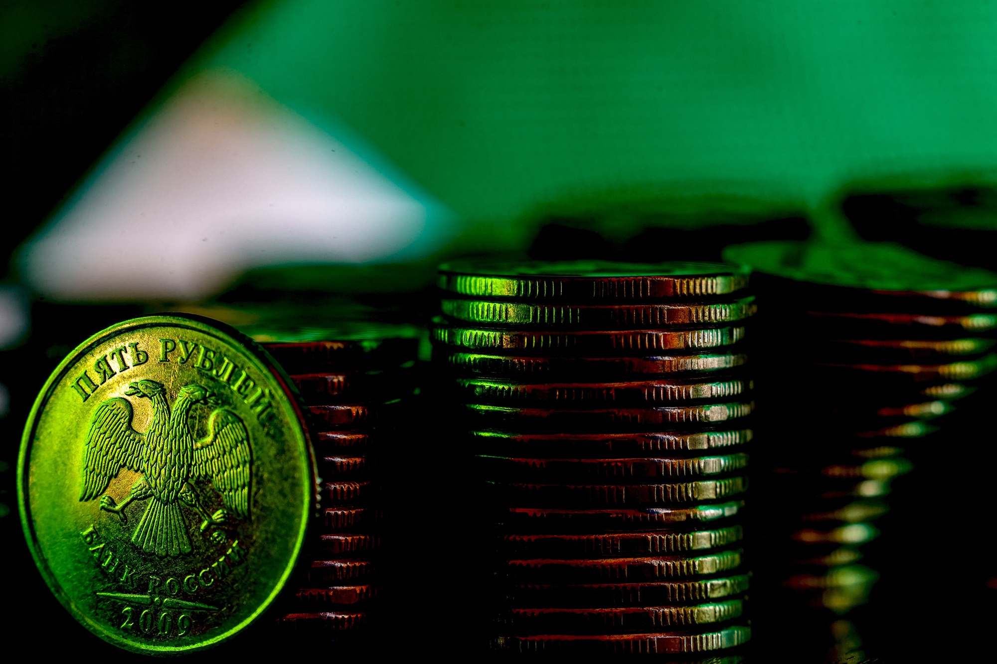 Russian ruble coins, illustrative image. Photo via Eastnews.ua