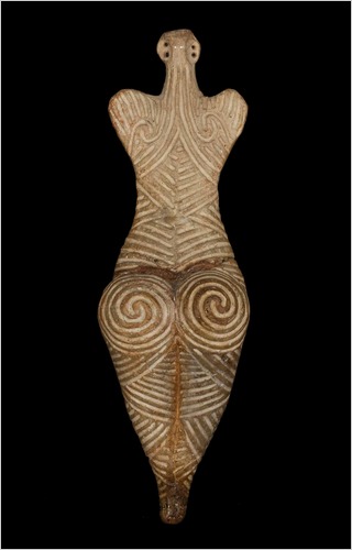 Goddess figurine, Romania, 4050–3900 BC. Photo via Wikimedia.