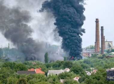 strikes luhansk smoke