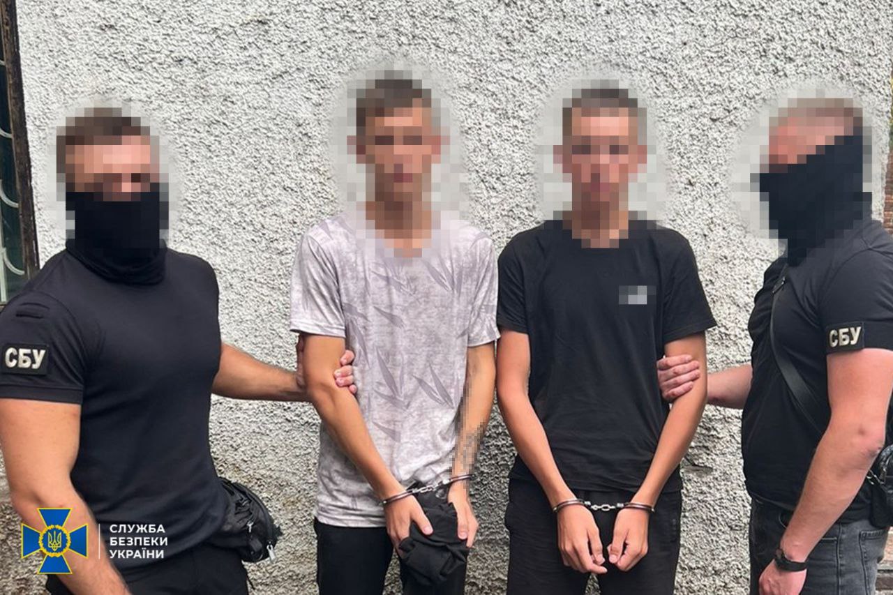 minors among those arrested russian-backed arson campaign across ukraine detainees suspected russian-sponsored attacks ukrainian army's suvs sbu arsonists