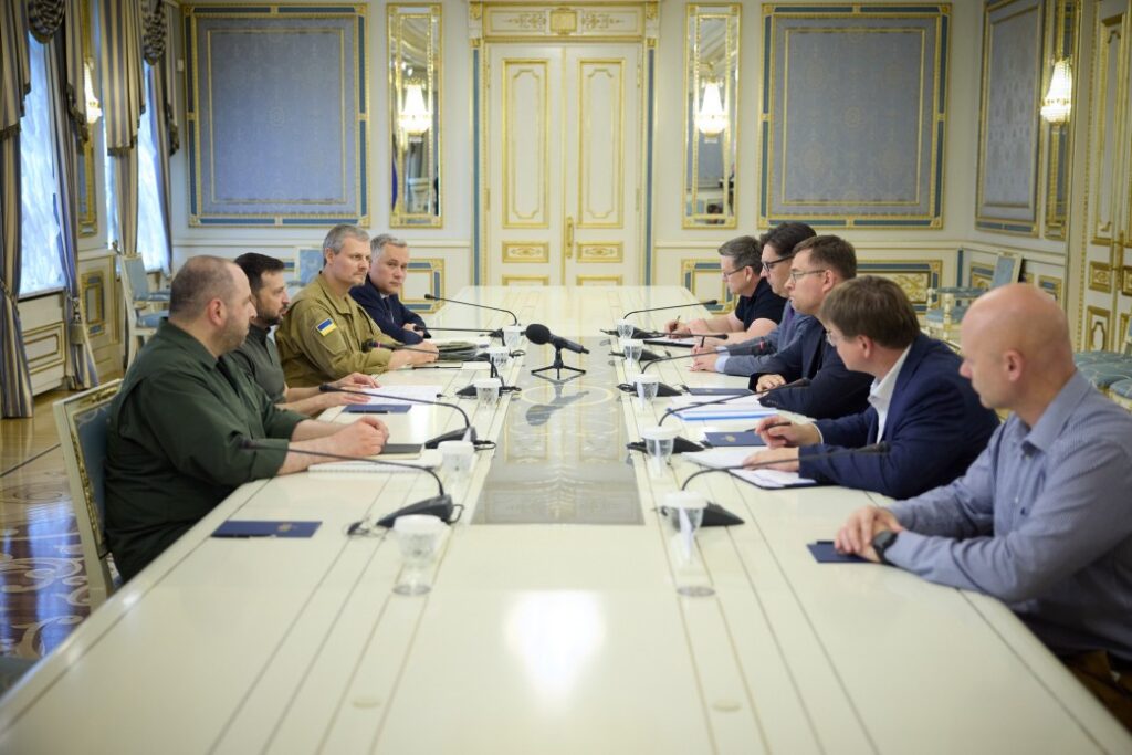 Lithuanian Defense Minister meets Zelenskyy in Kyiv to discuss defense cooperation and Ukraine’s needs