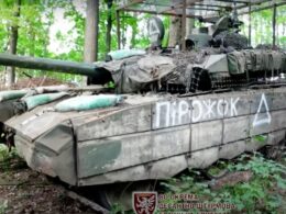 frontline report ukrainian forces encircle russian troops near kursk's korenevo from reporting ukraine's video captured tank kursk