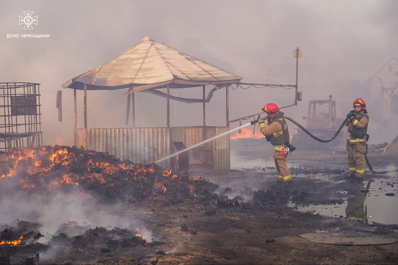 fire cherkasy oblast after shooting down russian shahed drone overnight 29 august 2024 telegram/ihor taburets