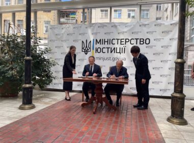 japan ukraine sign memorandum fight corruption justice ministers denys maliuska (center left) minister ryuji koizumi right) judicial reforms anti-corruption measures kyiv 5 august 2024 japan's ministry justic ministries