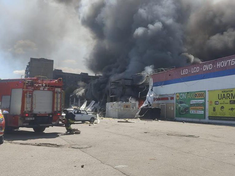 2 children among 14 casualties in Russian strike on Ukrainian shopping center