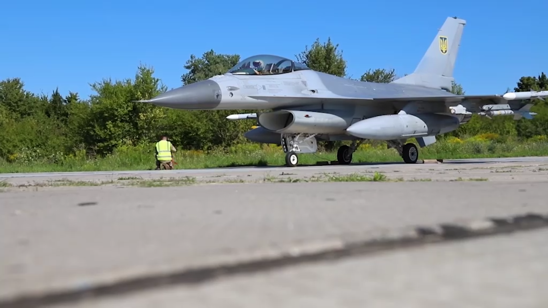 isw ukraine need continue targeting russian air defense assets enable f-16 use ukrainian force's f-16s filmed background zelenskyy awarding pilots 4 august 2024 reportedly screenshot from zelenskyy's video а-162024-08-04 15-05-41