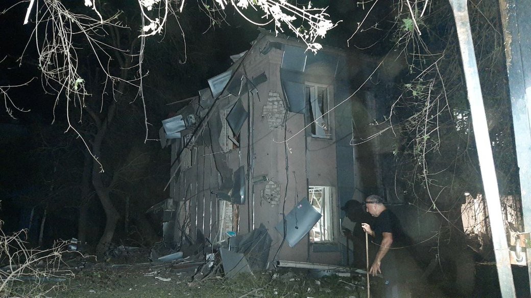 russia bombs zaporizhzhia injuring 16 civilians including 15-year-old aftermath russia's 22-23 september bomb strike