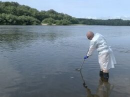 russian pollution causes massive fish die-off ukraine's seym desna rivers water examination river suspilne chernihiv 213e4b037ba19dc8