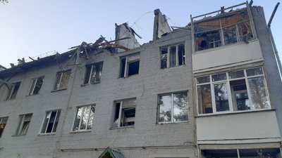 ukraine repels massive russian explosive drone assault destroying 71/80 shaheds three-storey residential building damaged russia's shahed attack 22 september 2024 khmelnytskyi city