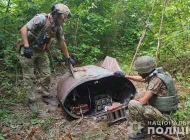 Remains of Russian missile Iskander-M, found in a forest in Sumy Oblast. Photo via National Police of Ukraine.