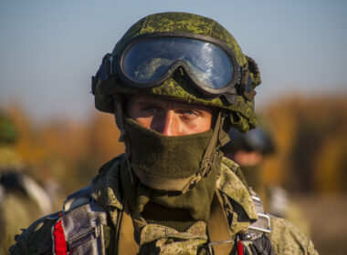 A Russian soldier, illustrative image. Photo via Wikimedia.