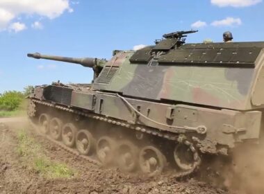 ukraine receive 77 leopard 1 tanks 12 pzh2000 howitzers partners pistorius says panzerhaubitze 2000 self-propelled howitzer ukrainian army's 43rd separate artillery brigade youtube/ukrinform maxresdefault