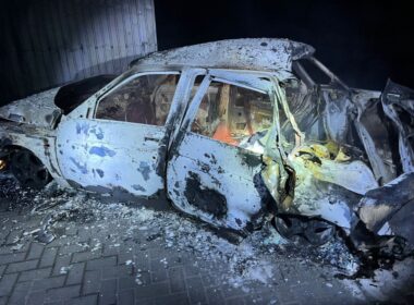 The car after the attack, photo via Serhii Lysak/Telegram.