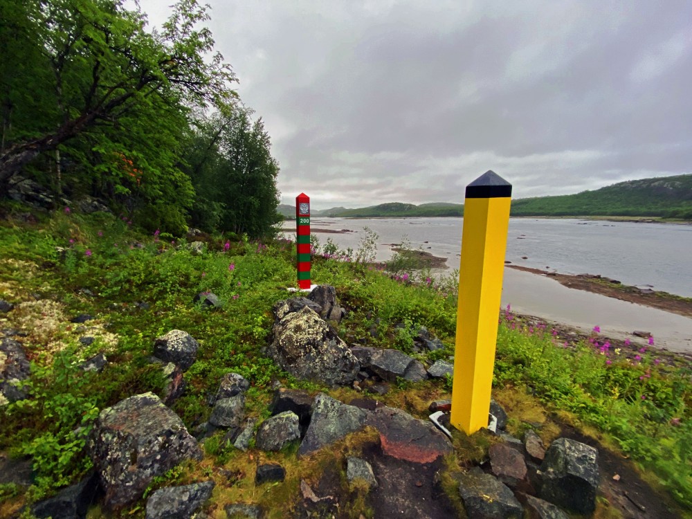 norway detects radioactive cesium-137 near russian border launches investigation boundary markers norway-russia reportedly has physical barrier along its 198 kilometers land russia thomas nilsen/the barents observer nor-rus-border-borisoglebsk