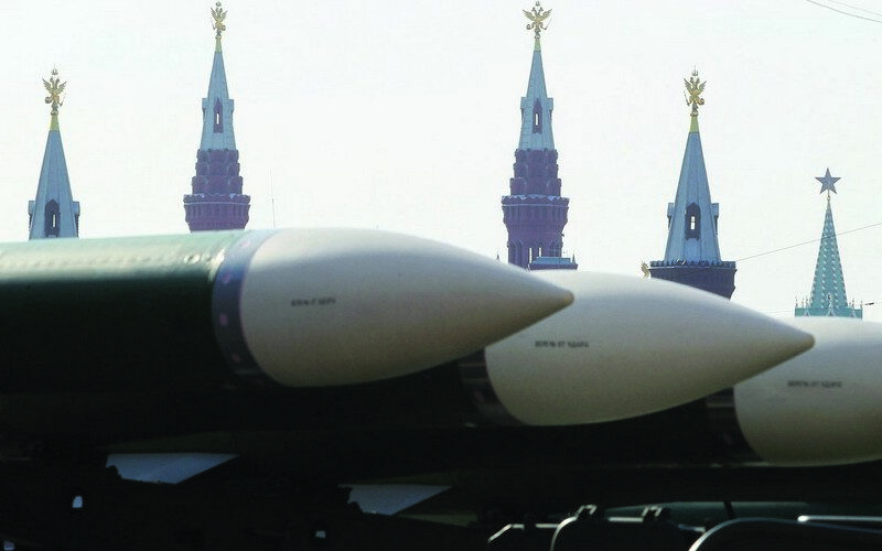 Russia warheads nuclear missiles weapon