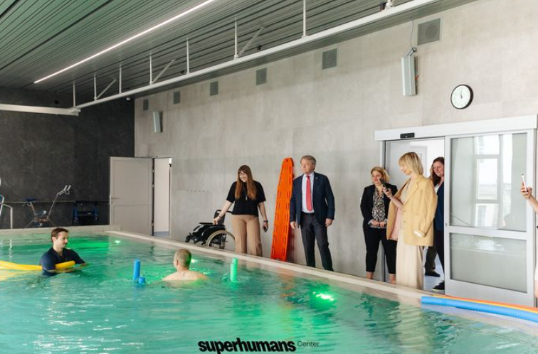 swimming-pool-supehuman-centre