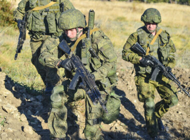 Russian soldiers, illustrative image. Photo via Wikimedia.