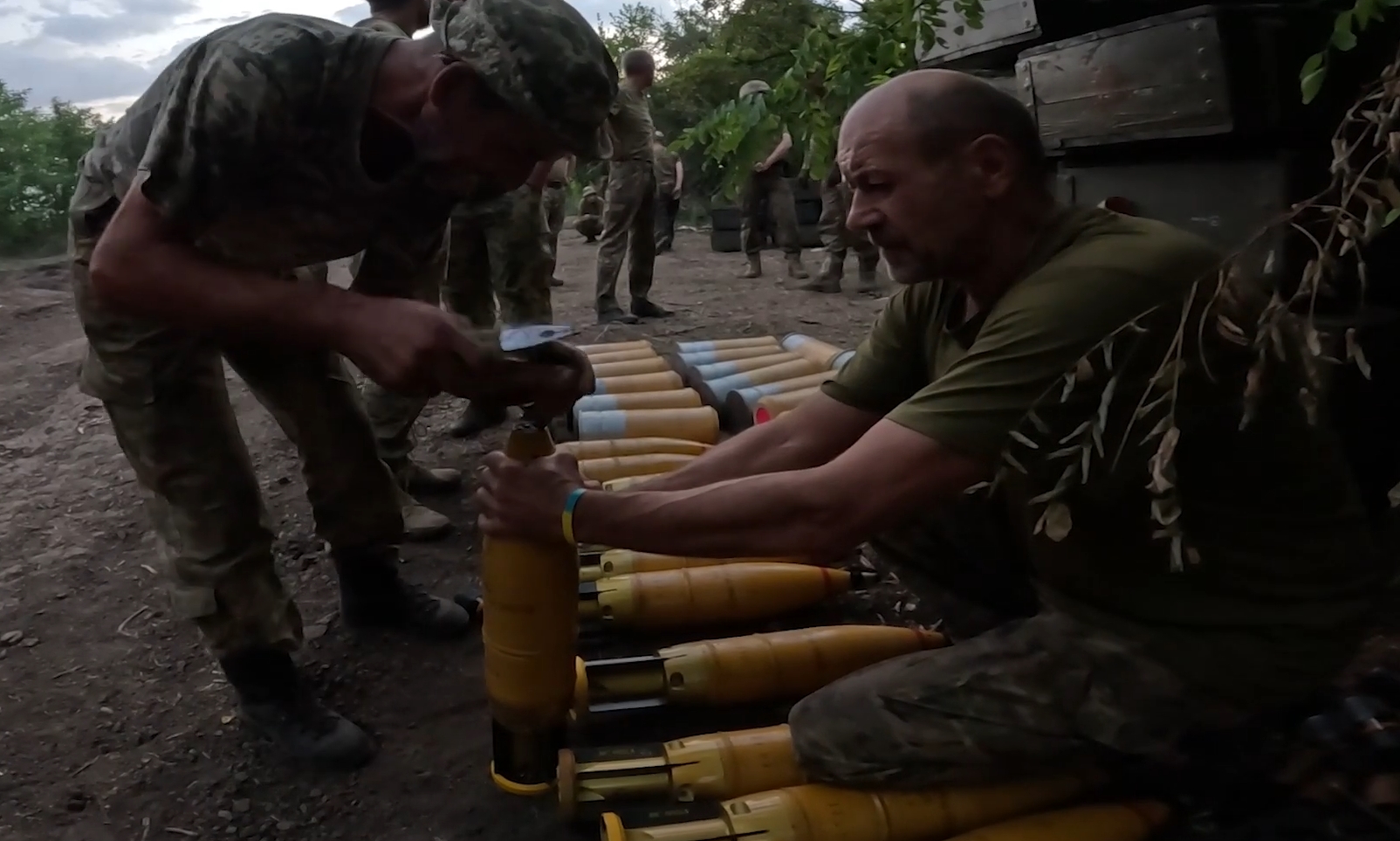 Indian SHELL 125 MM HE1A shells. Screenshot from: YouTube/Army TV.